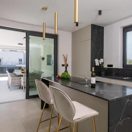 Nyaraló Beautiful In With Kitchen Bale