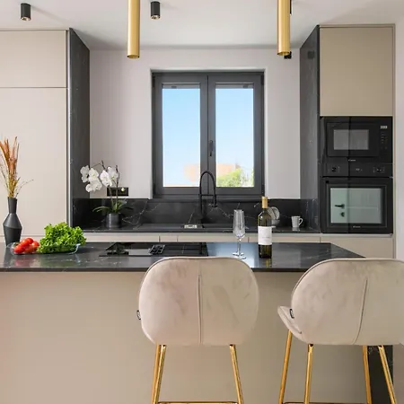 Beautiful In With Kitchen Nyaraló Bale